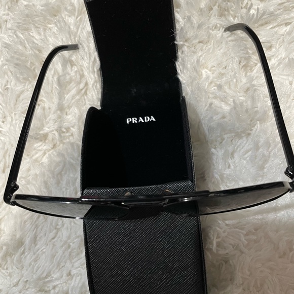 Prada sunglasses - Picture 7 of 16